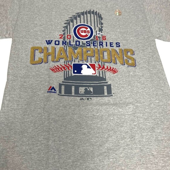 Chicago Cubs World Champions 2016 NOS Adult S & XL Gray T-Shirt - Picture 1 of 6
